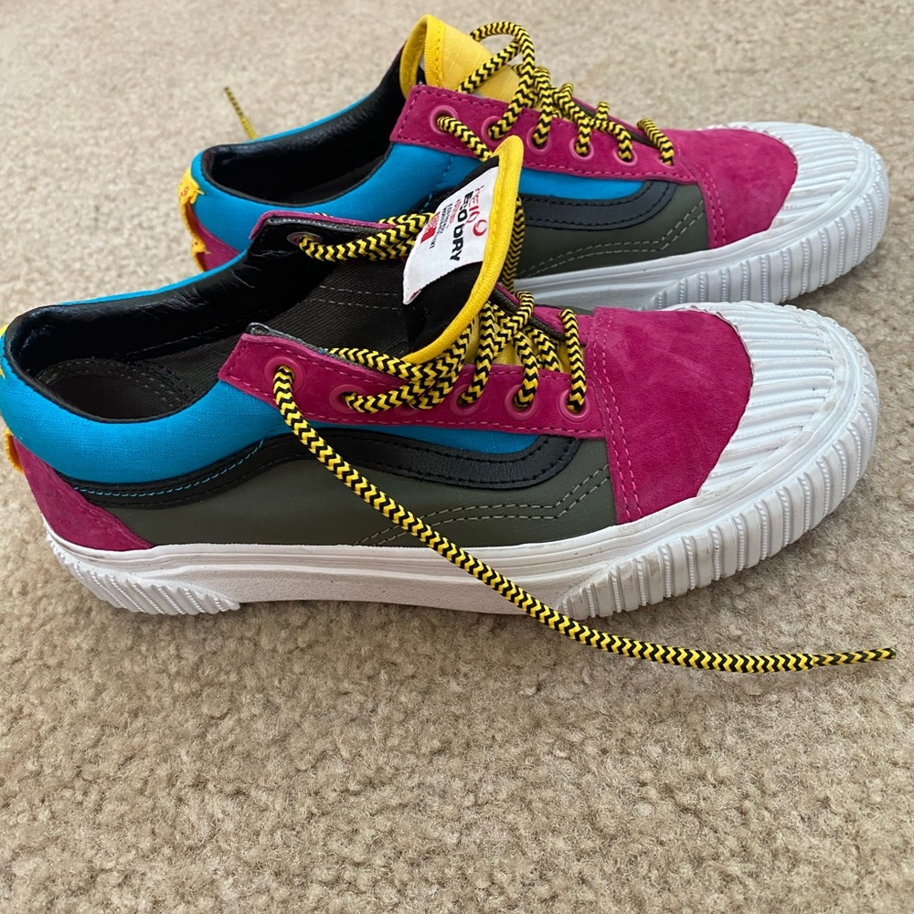 Vans ECO DRY, new, great condition, nice colors, size women US 6.5